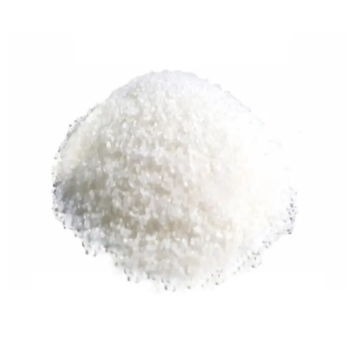 Horta-Sorb MD medium water-absorbing granules in soil, expanding with water to reduce irrigation needs and improve plant hydration.